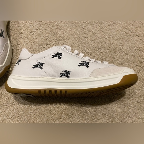 Authentic Burberry Sneakers with box - NWT - Picture 2 of 11